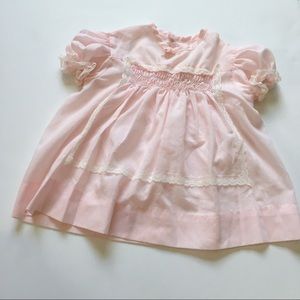 Vintage baby girl smocked lace detailed dress💞